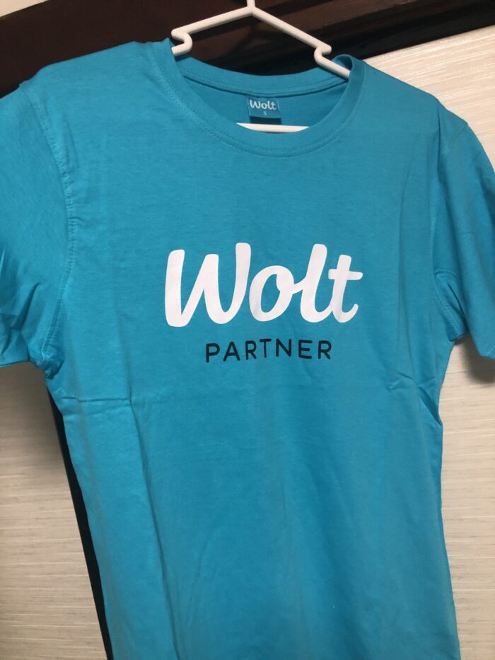 woltのTシャツ